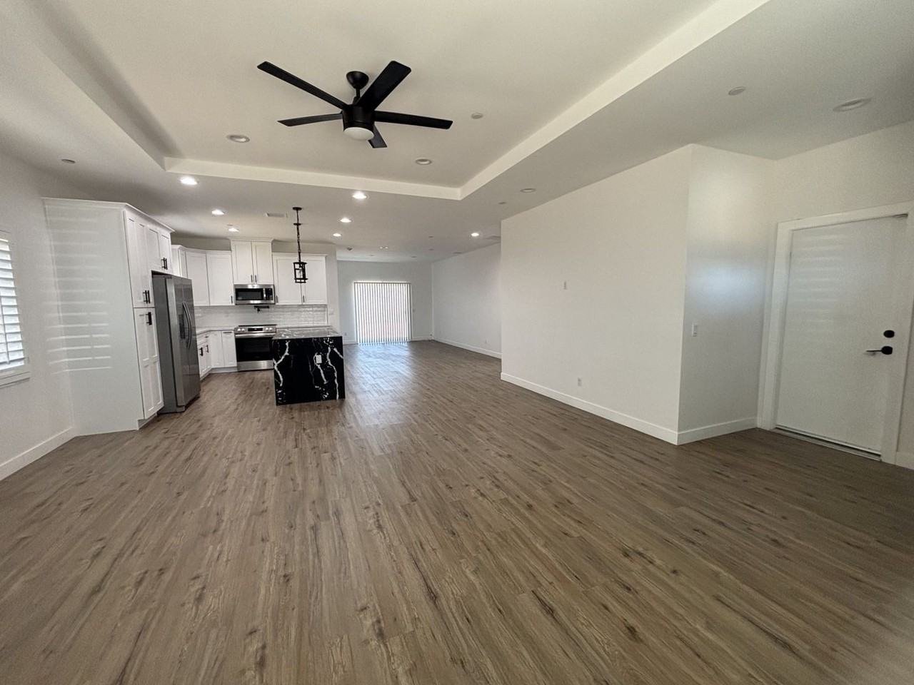 8521 Oleander Ave - Photo 2 of 24