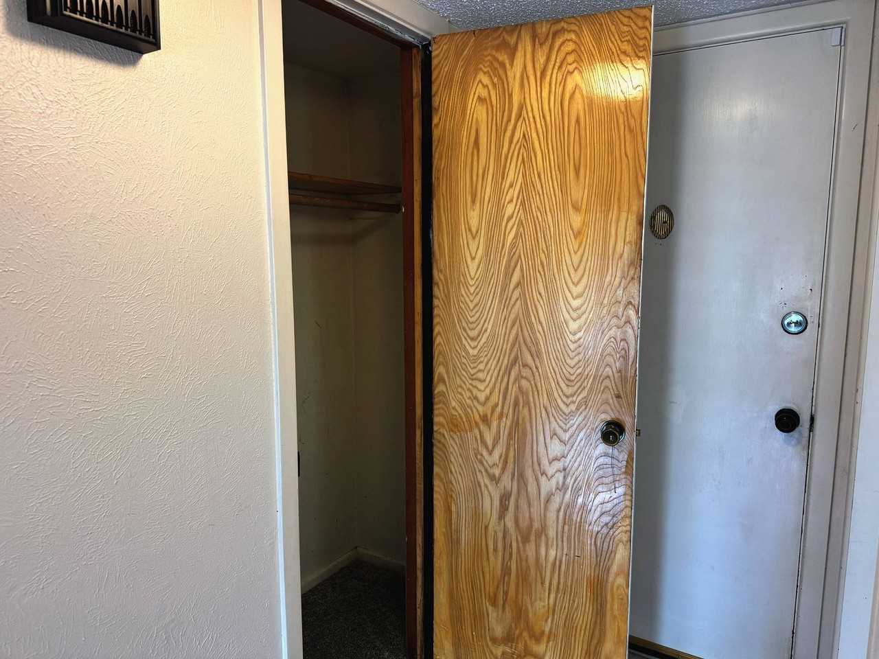 1506 Douglas Dr - Photo 4 of 40