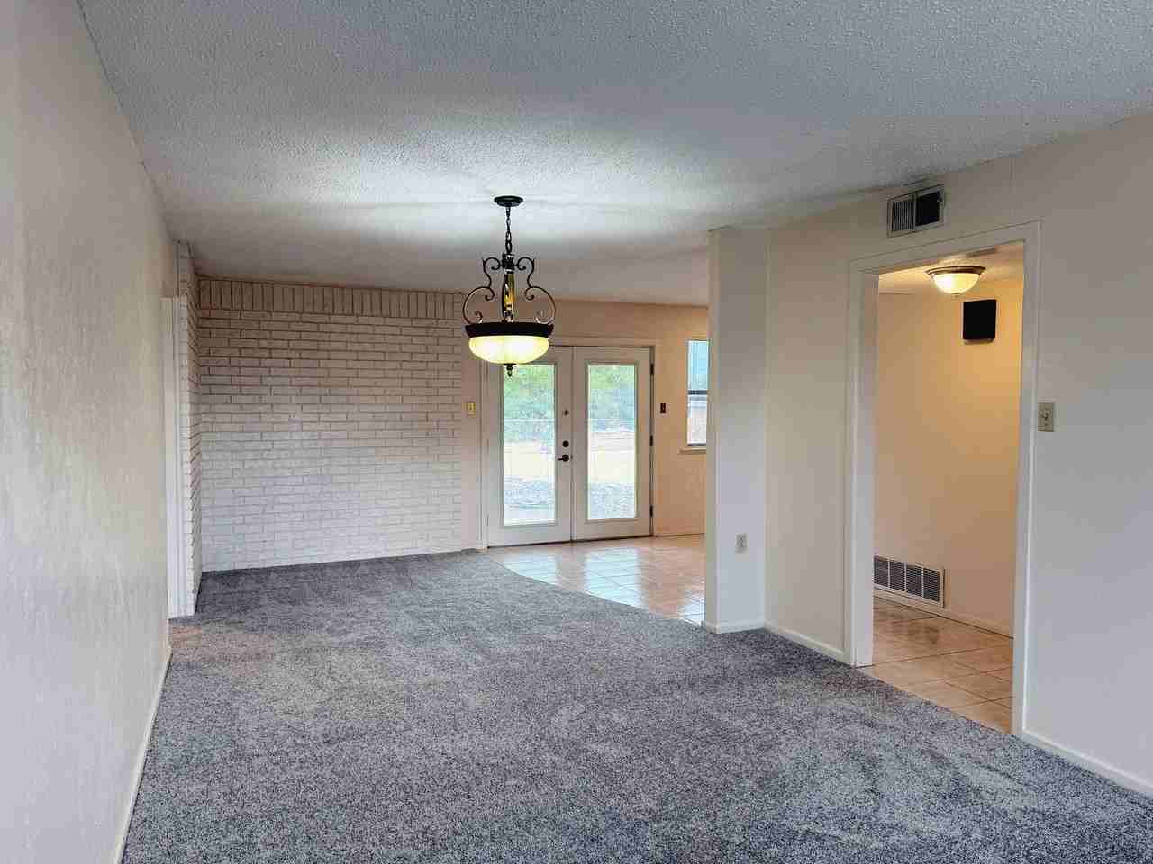 1506 Douglas Dr - Photo 7 of 40