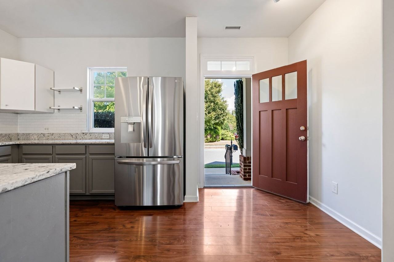 403 Legends Way - Photo 3 of 18
