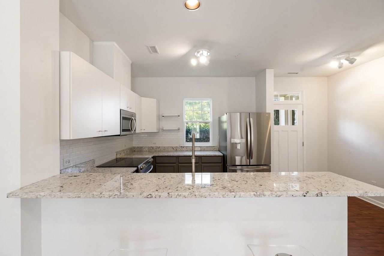 403 Legends Way - Photo 4 of 18