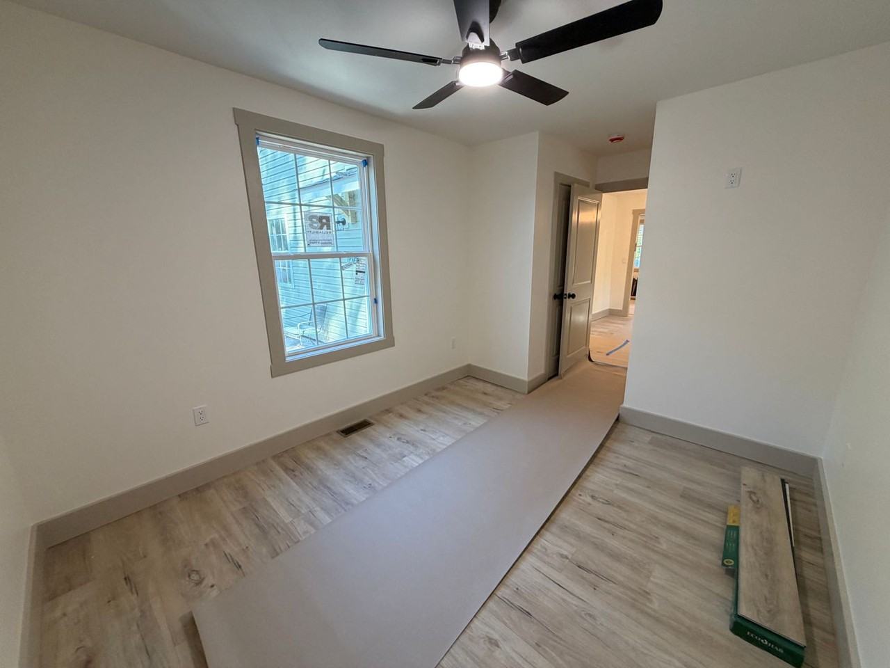 224 Rogers Ave - Photo 4 of 10