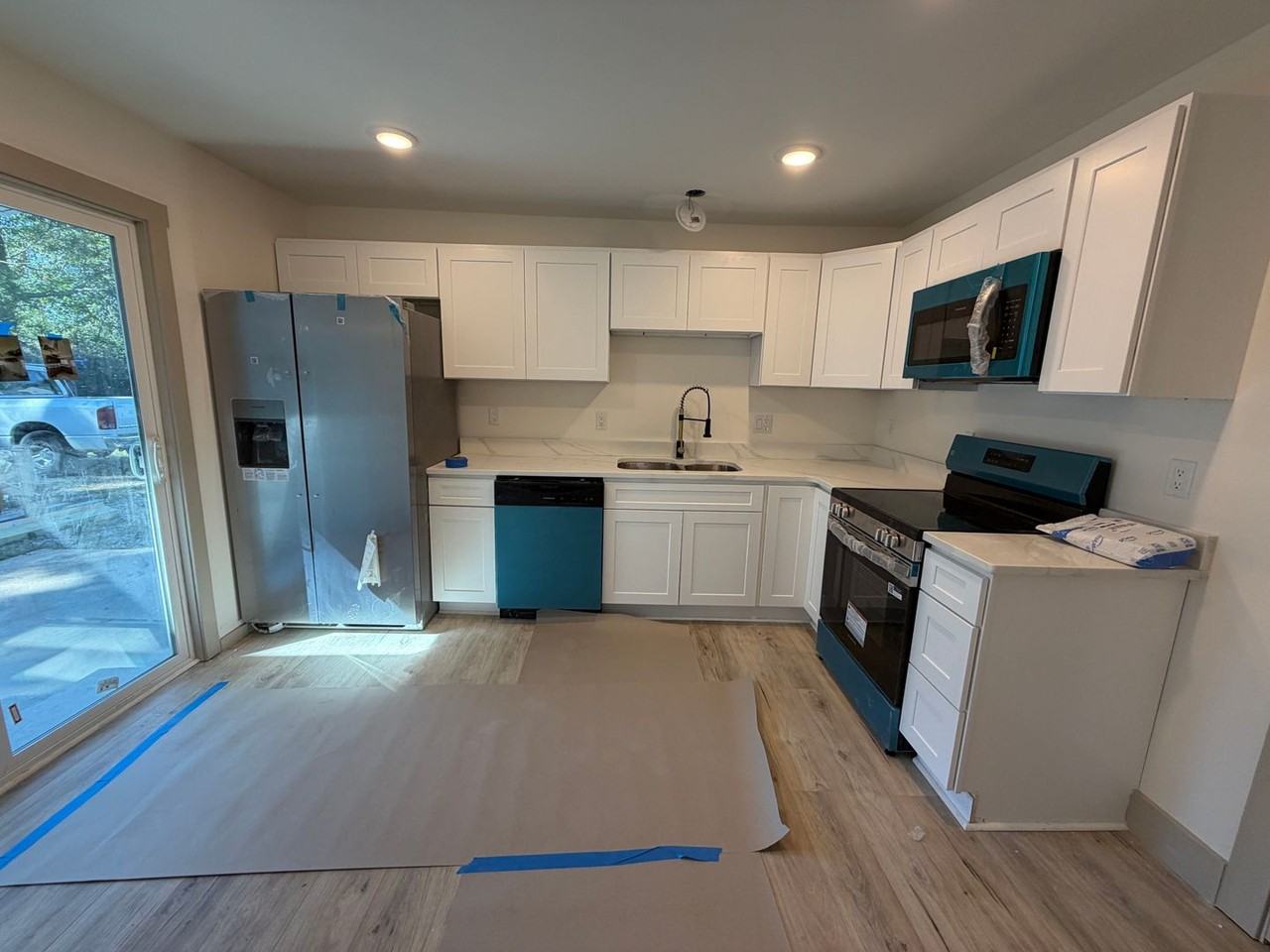 224 Rogers Ave - Photo 5 of 10