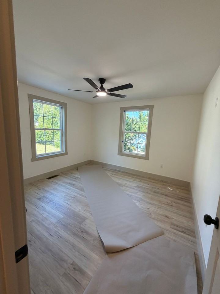 224 Rogers Ave - Photo 6 of 10