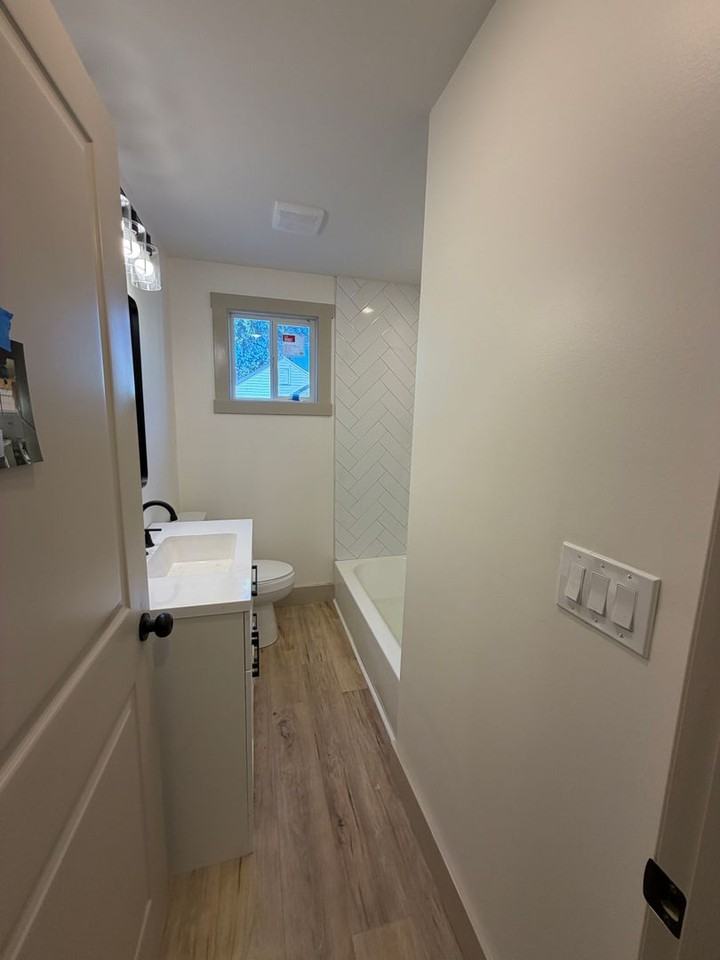224 Rogers Ave - Photo 7 of 10