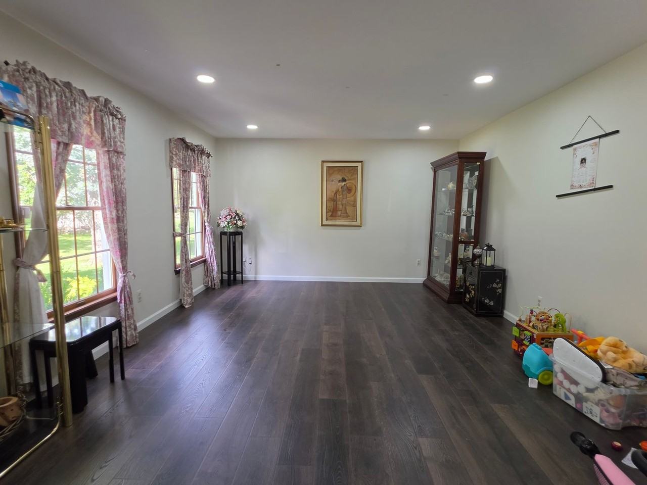 28 Henderson Rd - Photo 5 of 41