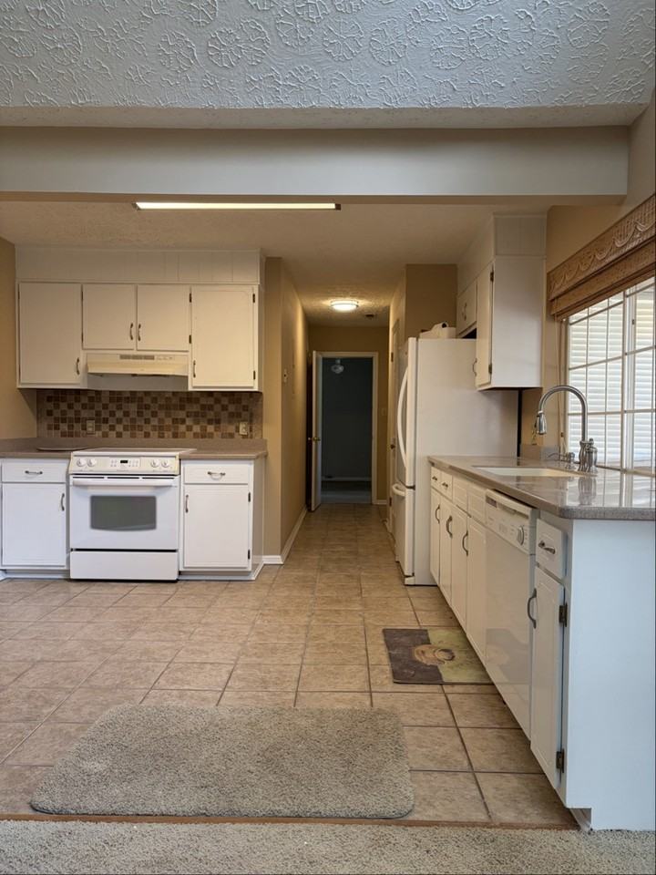 528 Ansley Ave - Photo 5 of 20