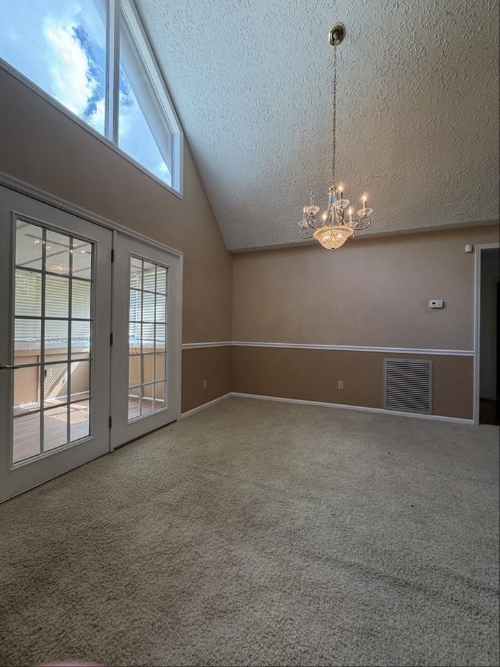 528 Ansley Ave - Photo 7 of 20