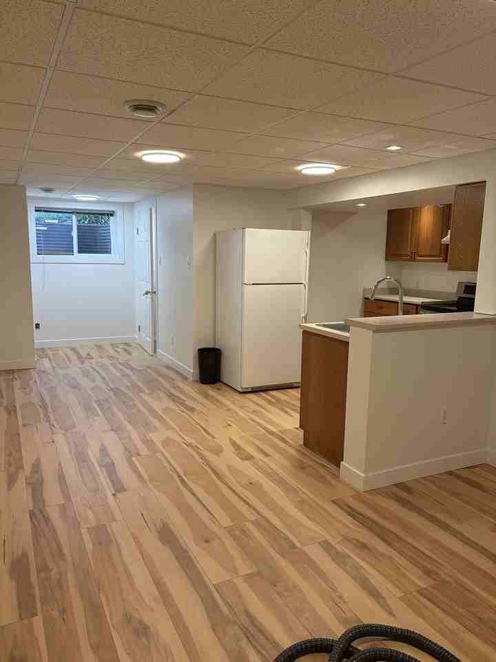 9227 5 St Se - Photo 2 of 13