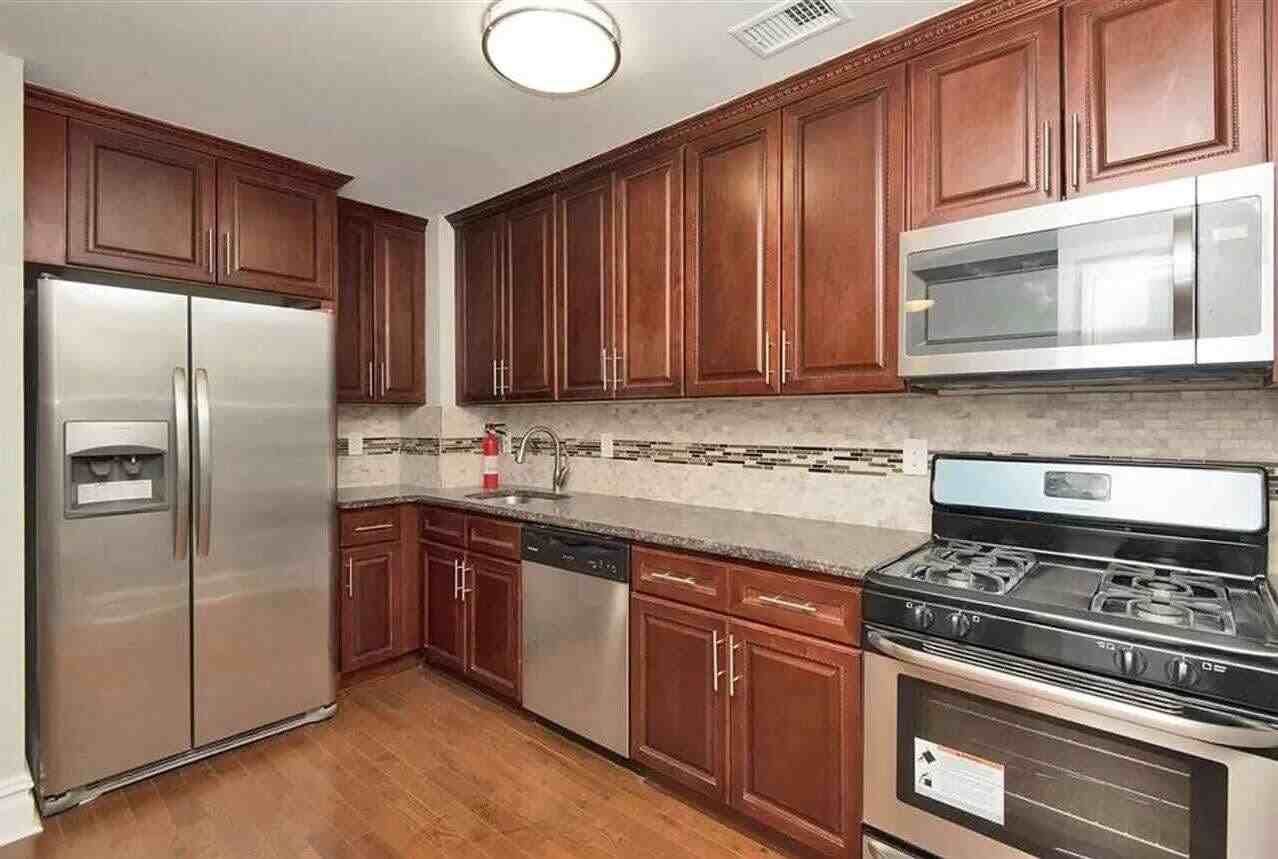 28 Van Cleef St #1 - Photo 2 of 8