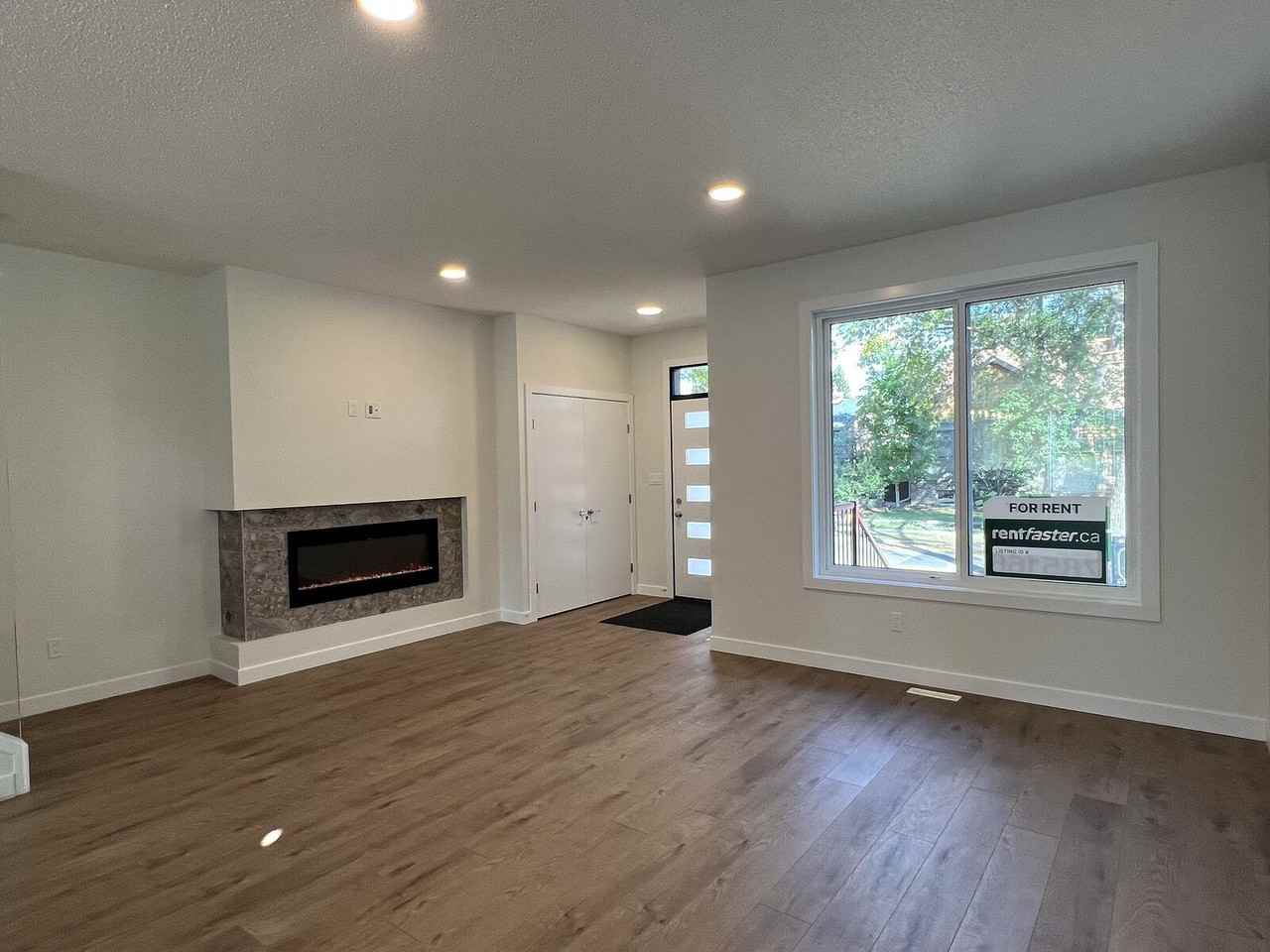 9008 89 St Nw - Photo 4 of 28