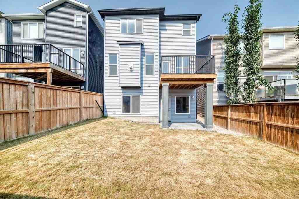 82 Nolanhurst Rise Nw - Photo 2 of 12