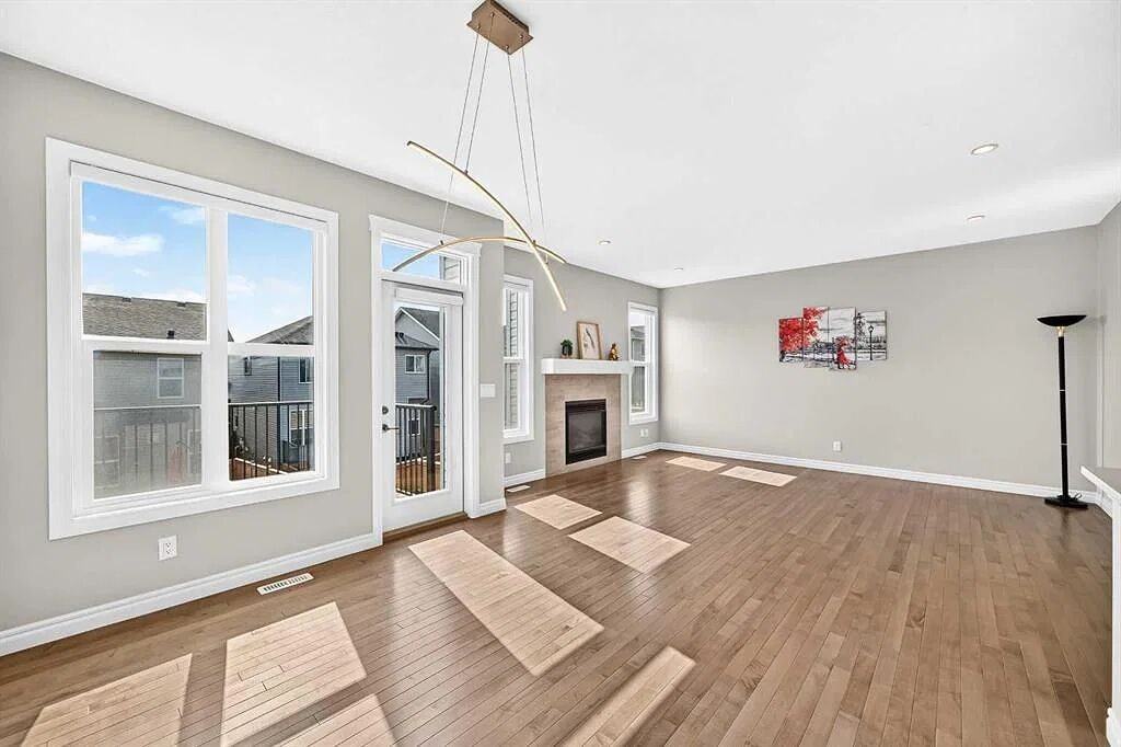 82 Nolanhurst Rise Nw - Photo 4 of 12
