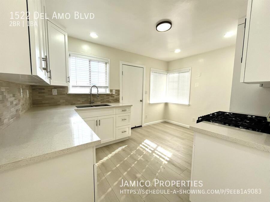1522 Del Amo Blvd - Photo 7 of 45
