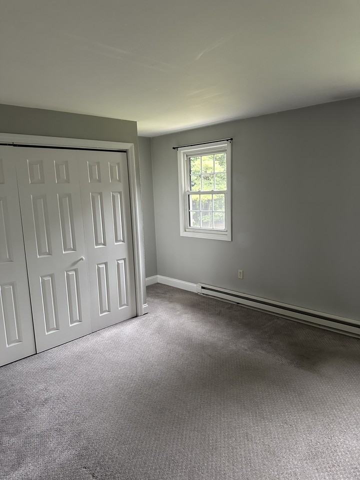 53 Oakridge Dr - Photo 3 of 10