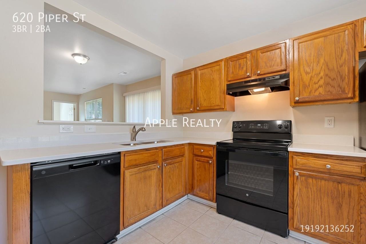 620 Piper St - Photo 6 of 19