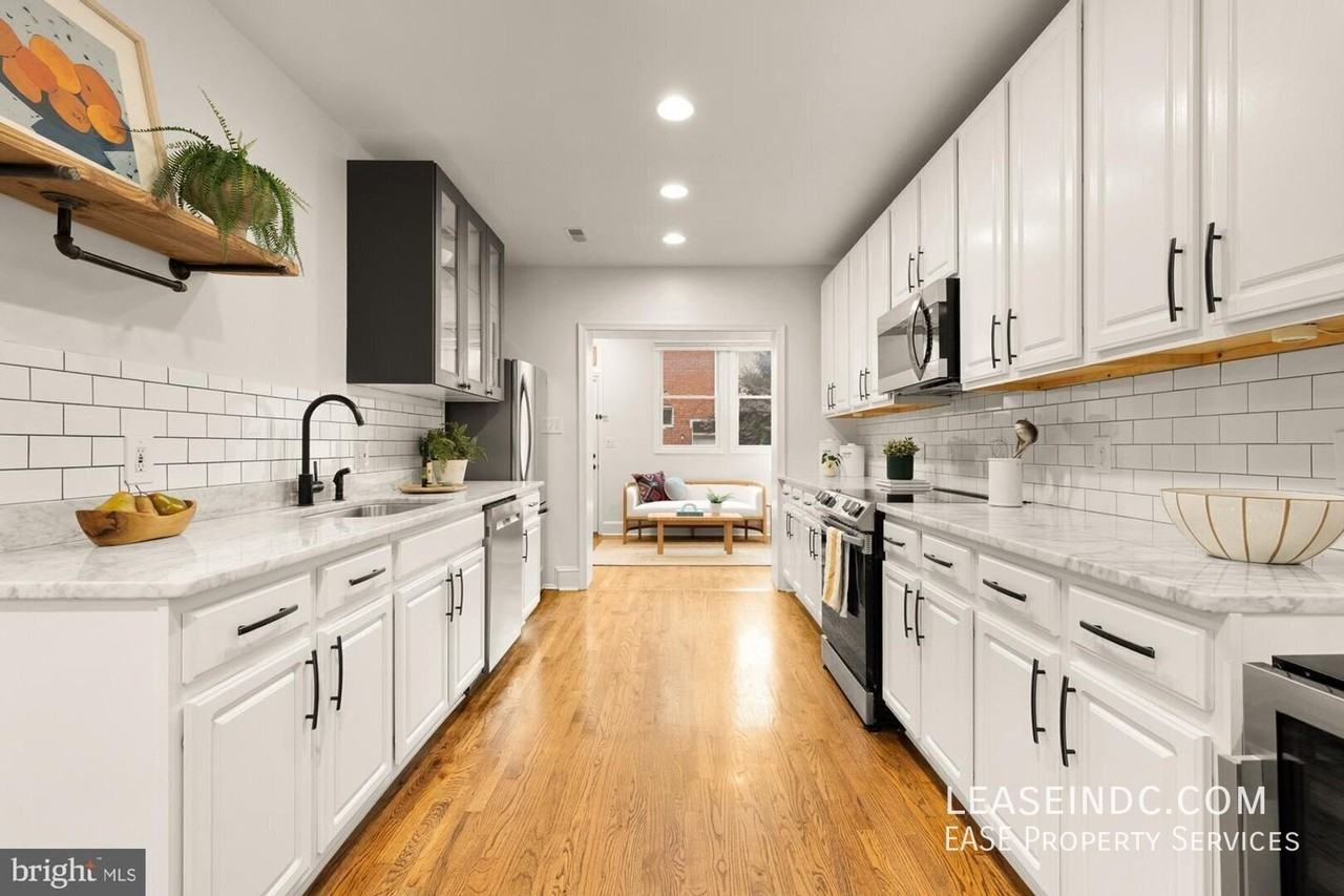 1248 Florida Ave Ne - Photo 4 of 13
