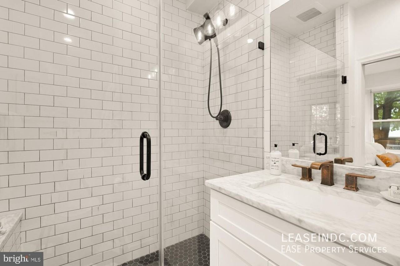 1248 Florida Ave Ne - Photo 7 of 13