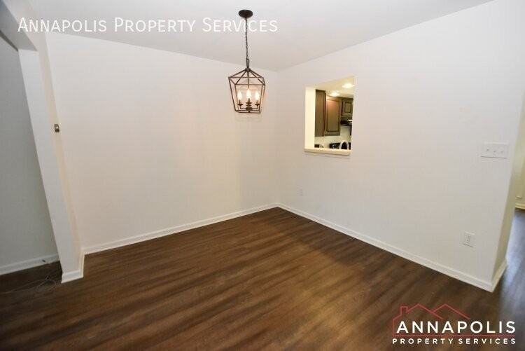 2110 Commissary Cir - Photo 6 of 32
