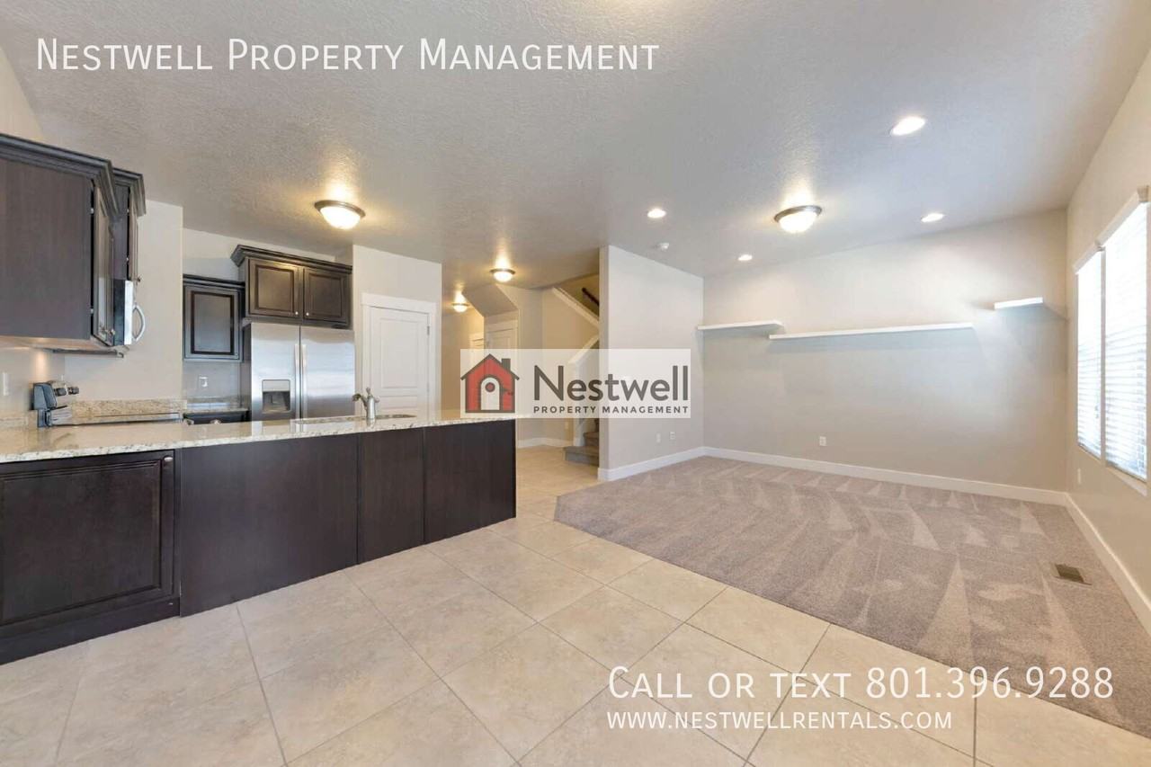 1599 N Venetian Way - Photo 3 of 22