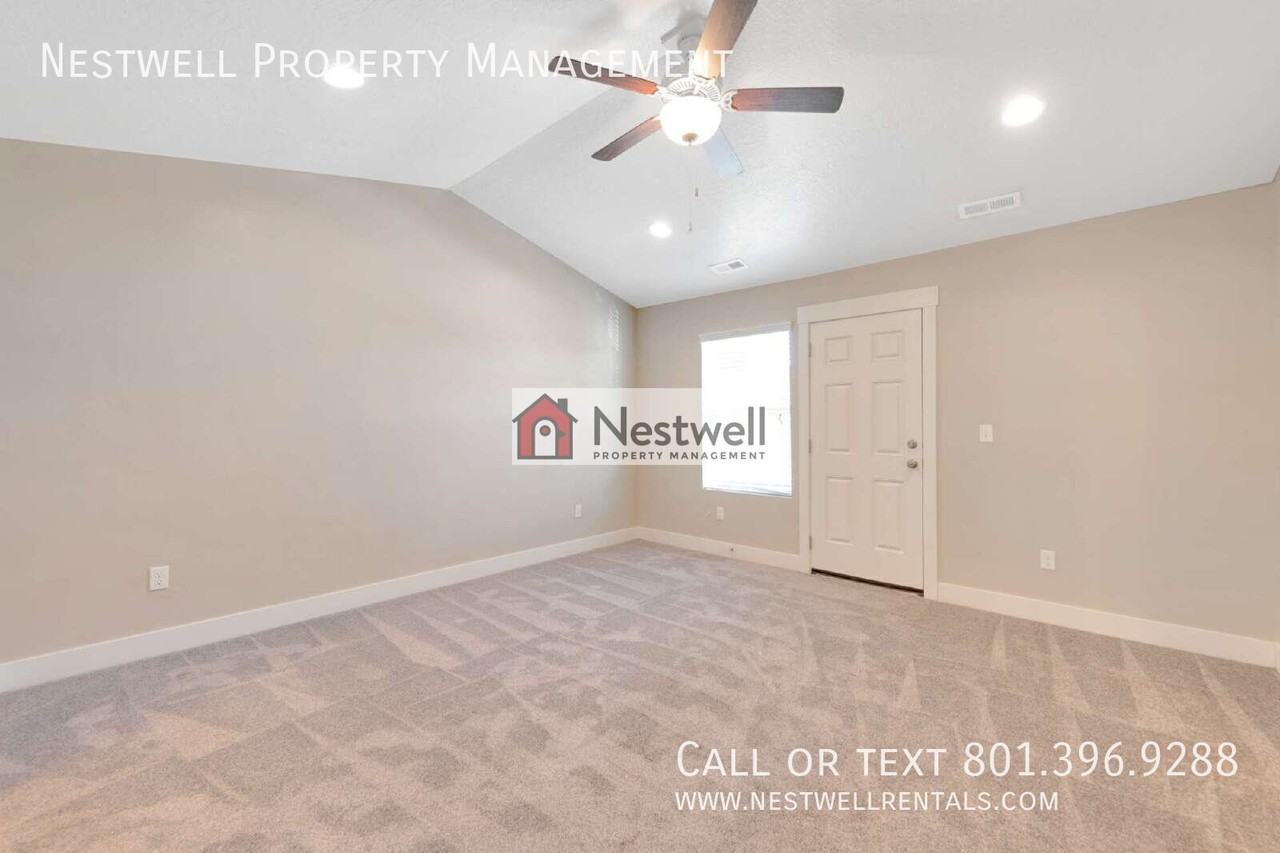 1599 N Venetian Way - Photo 5 of 22