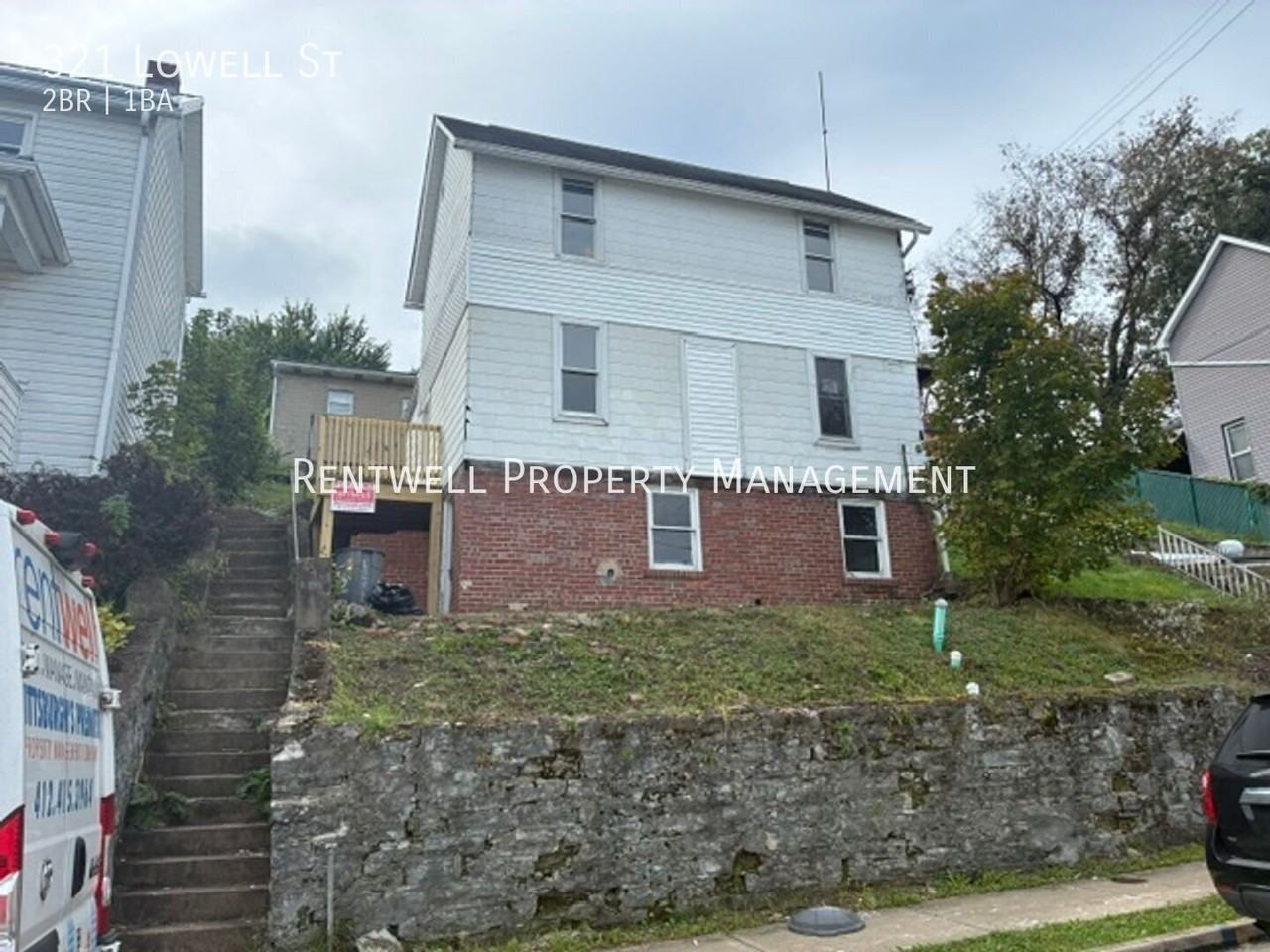 321 Lowell St - Photo 2 of 11