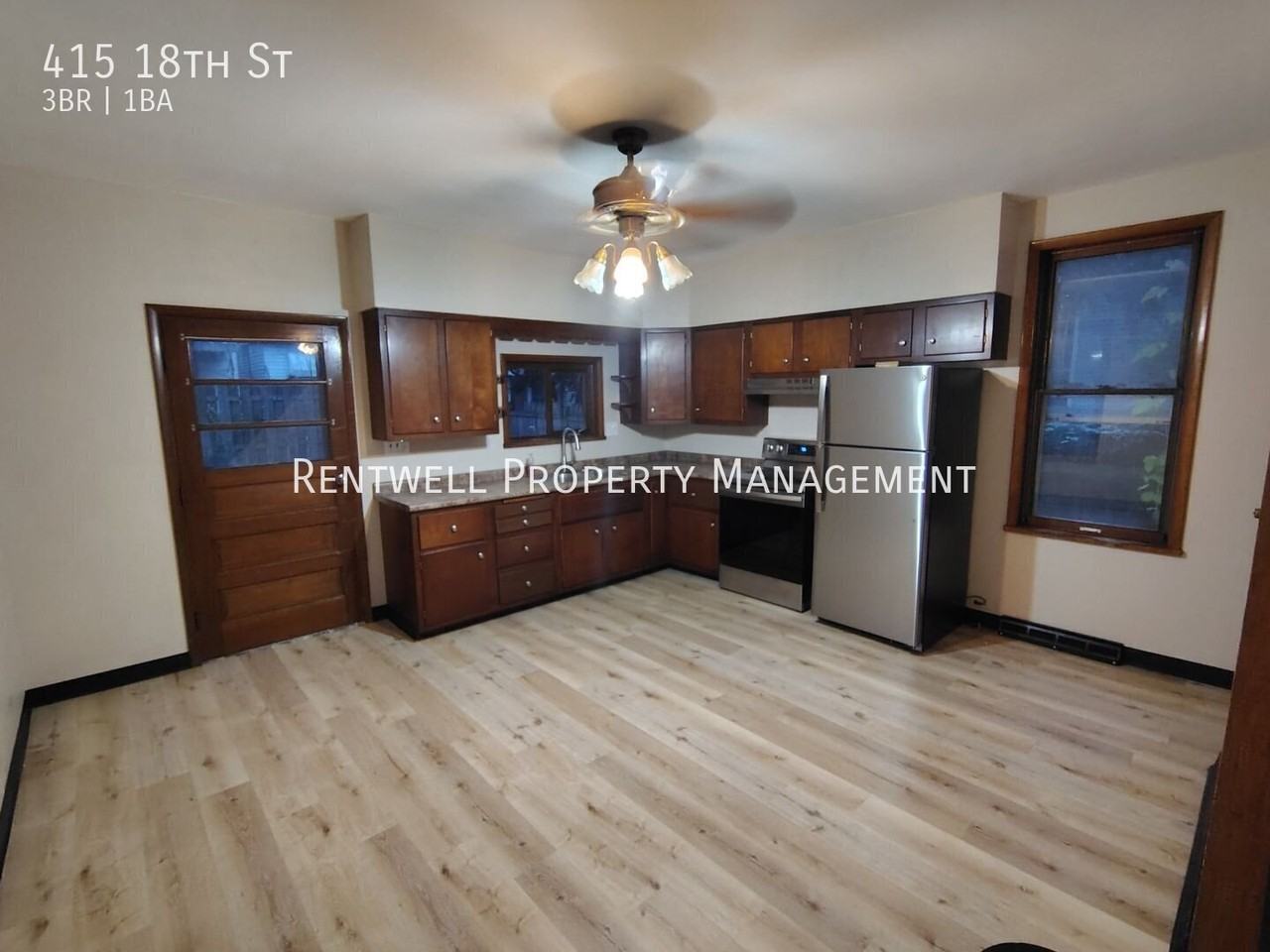 415 18th St - Photo 4 of 13