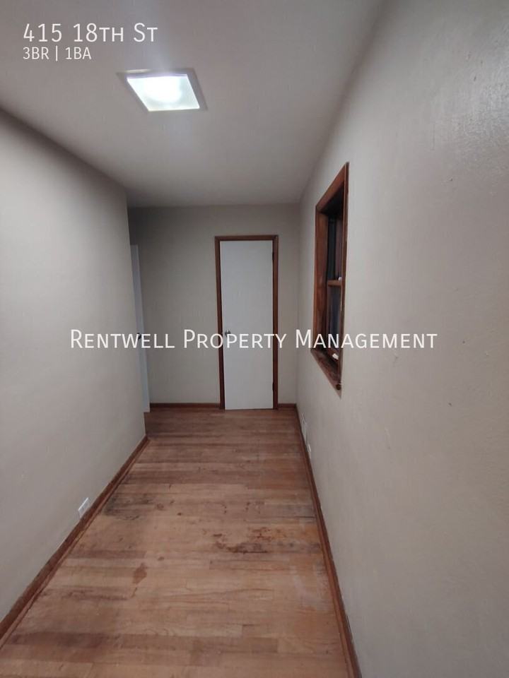 415 18th St - Photo 7 of 13