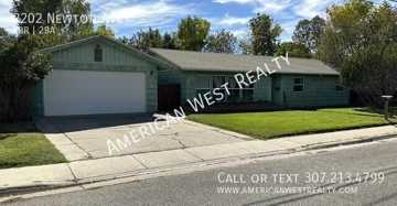 featured image of 2202 Newton Ave