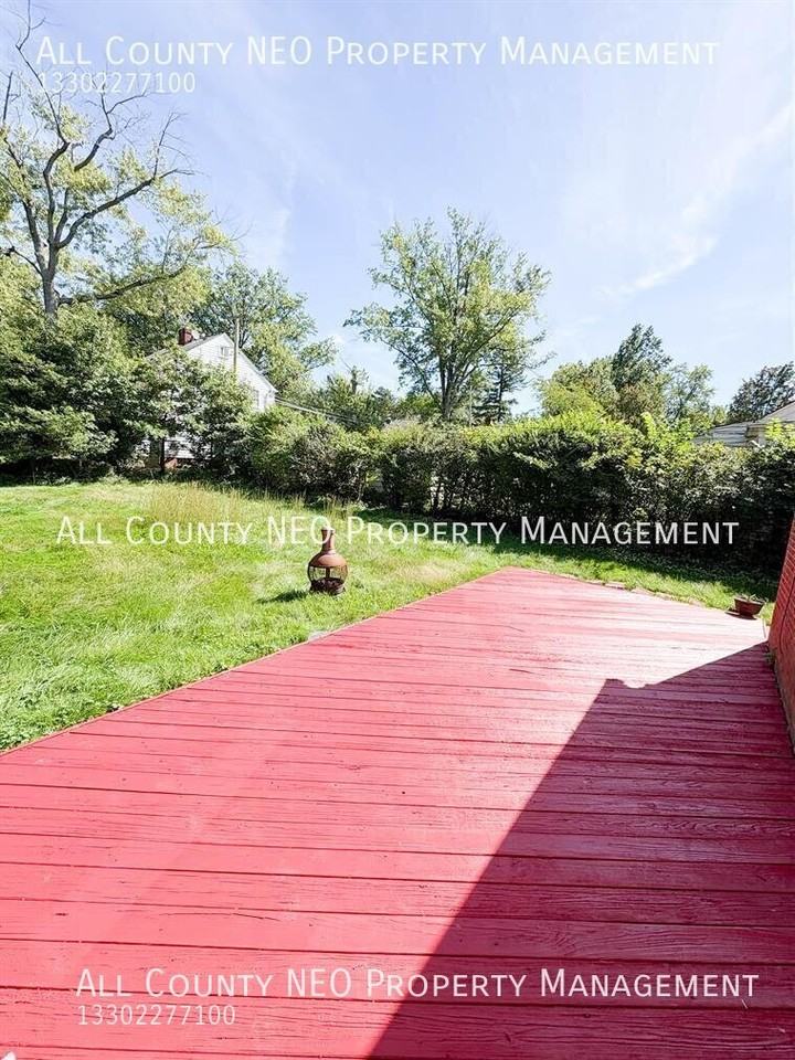 2343 N Taylor Rd - Photo 2 of 16