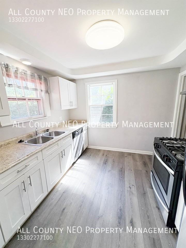 2343 N Taylor Rd - Photo 4 of 16