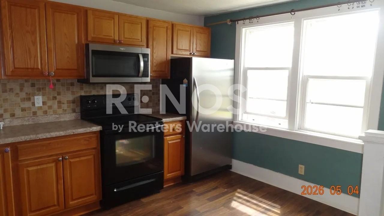 1355 S Main St - Photo 3 of 13