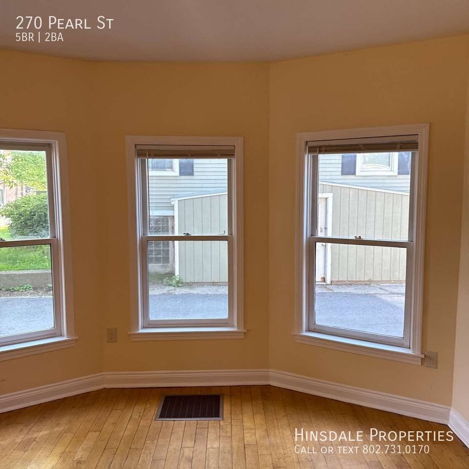 270 Pearl St - Photo 4 of 27