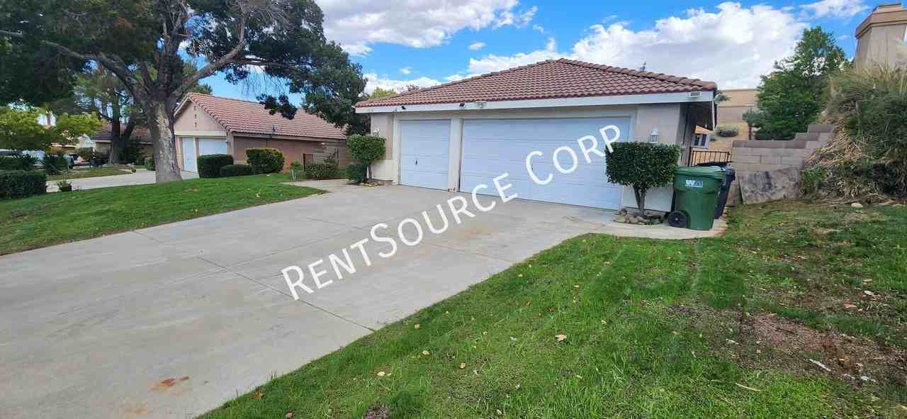 40318 Homeridge Dr - Photo 3 of 31