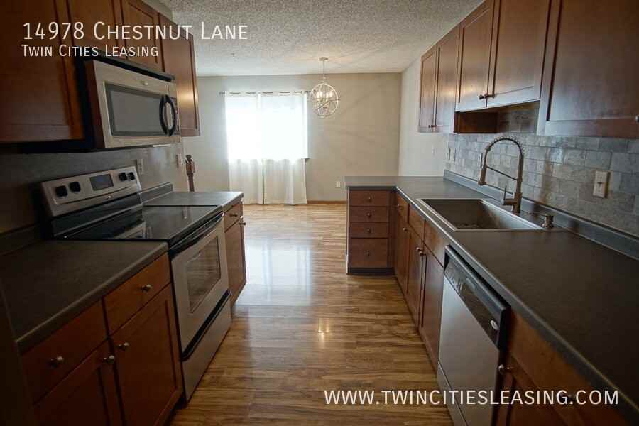 14978 Chestnut Ln - Photo 5 of 25