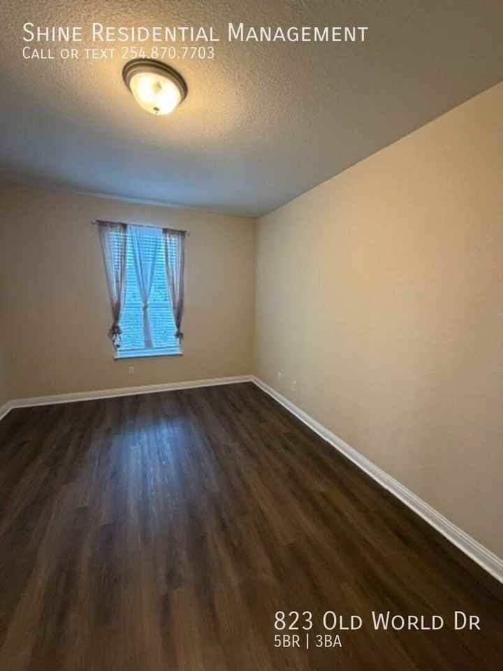 823 Old World Dr - Photo 7 of 50