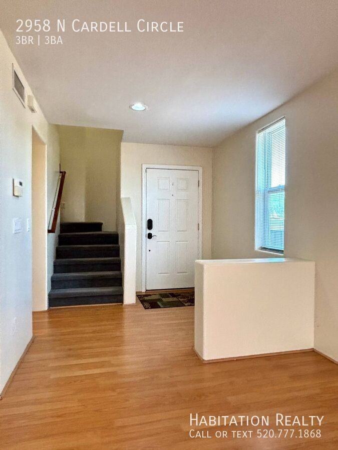 2958 N Cardell Cir - Photo 2 of 24
