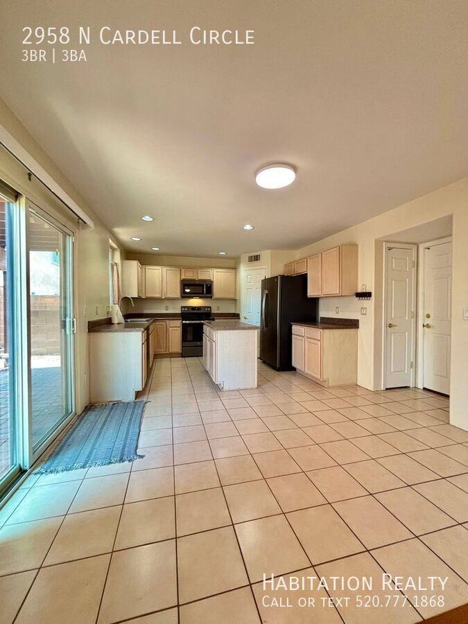 2958 N Cardell Cir - Photo 4 of 24