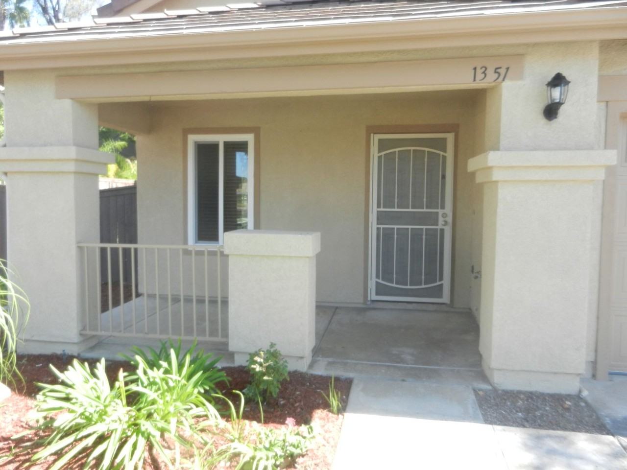 1351 Cottonwood Dr - Photo 3 of 40