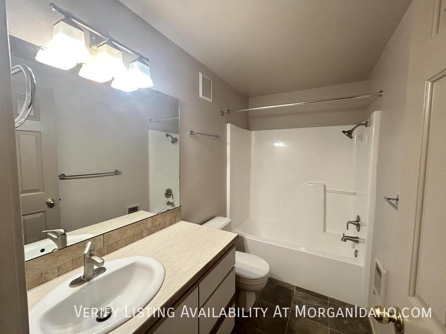 165 N 22nd St #202 - Photo 6 of 8