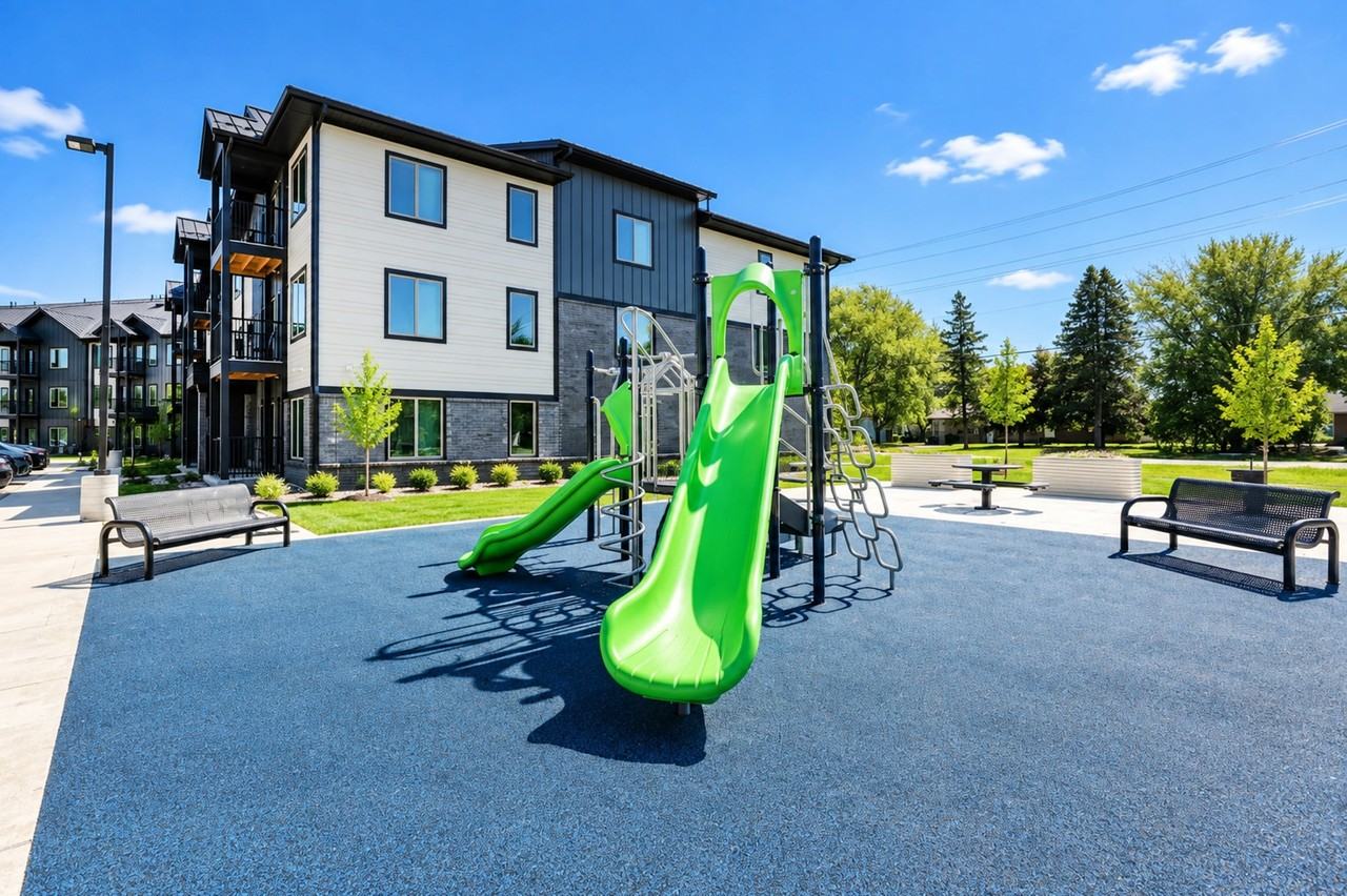 Vue Pointe Apartments - Photo 5 of 50
