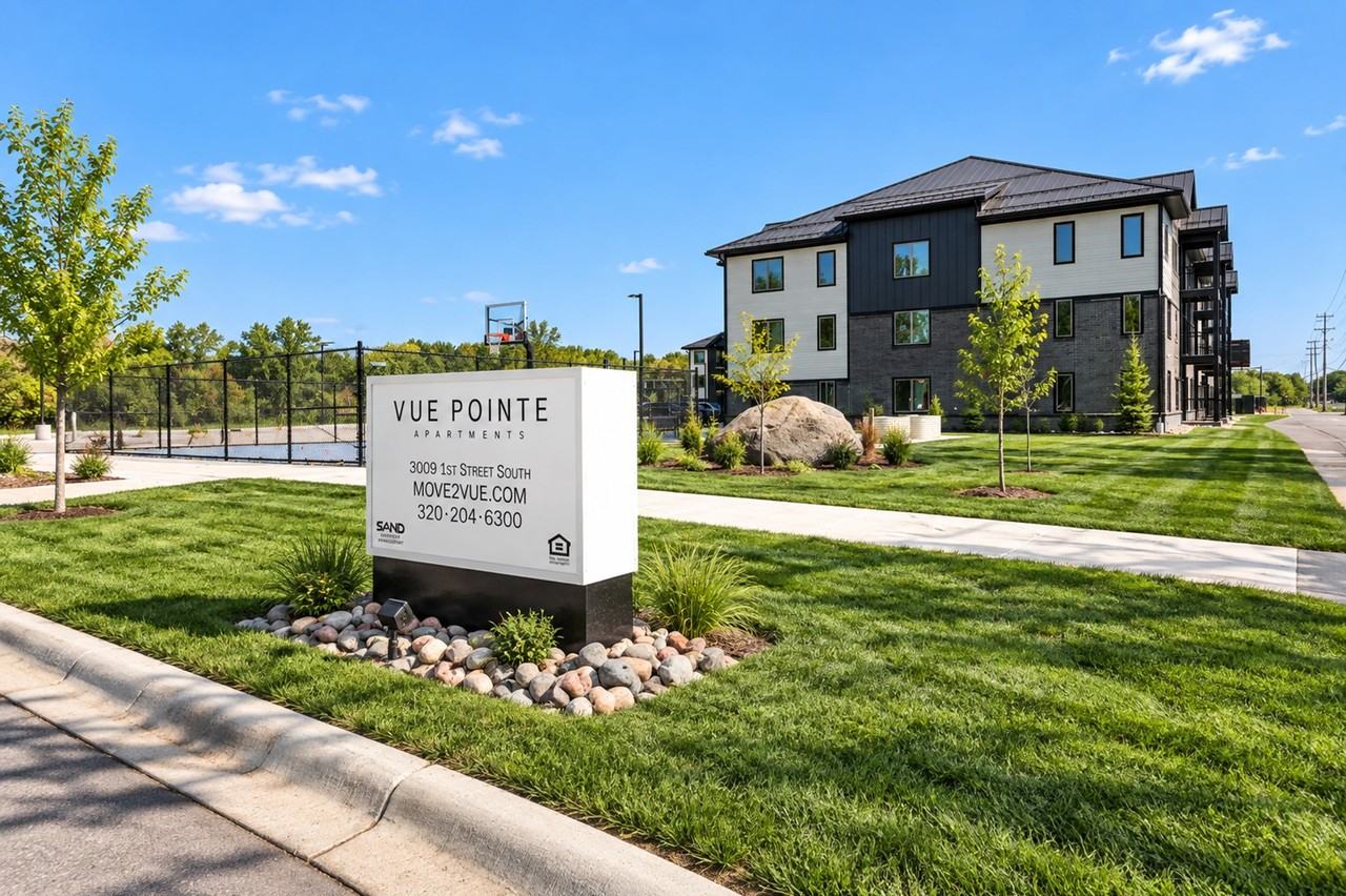 Vue Pointe Apartments - Photo 6 of 50