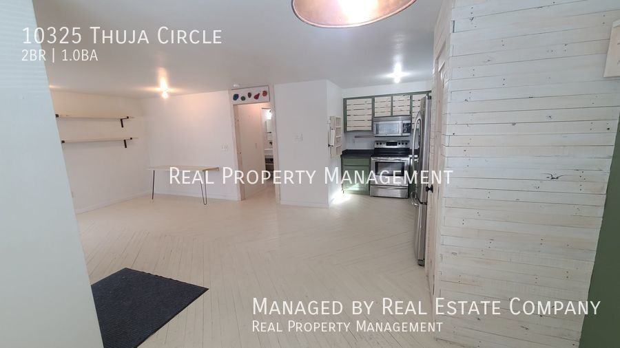 10325 Thuja Cir - Photo 4 of 29