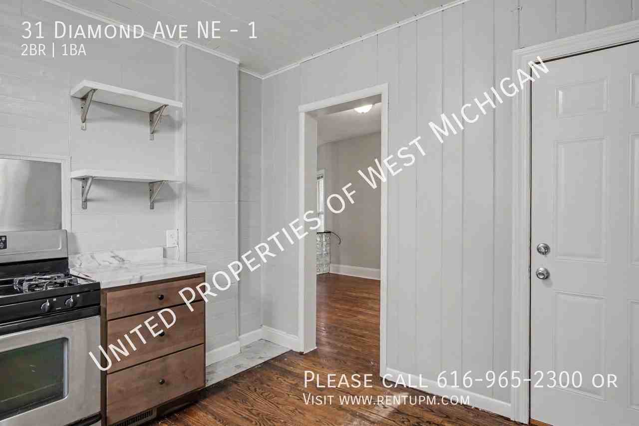 31 Diamond Ave Ne #1 - Photo 6 of 17