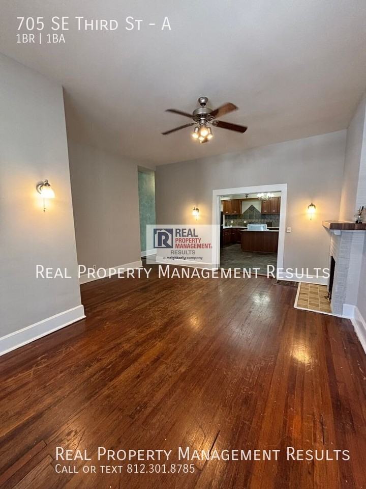 705 Se 3rd St #A - Photo 2 of 12