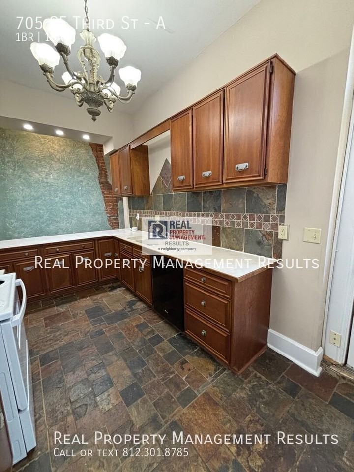 705 Se 3rd St #A - Photo 6 of 12