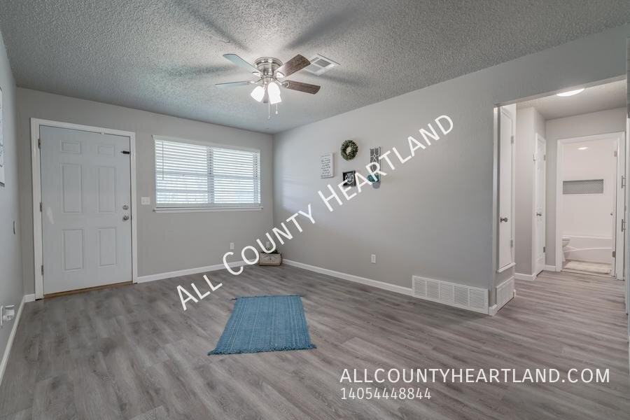 1020 Nw 20th St - Photo 2 of 14