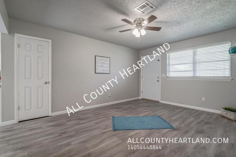 1020 Nw 20th St - Photo 3 of 14