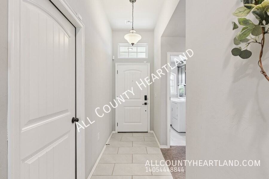11401 Sw 8th Cir - Photo 2 of 21