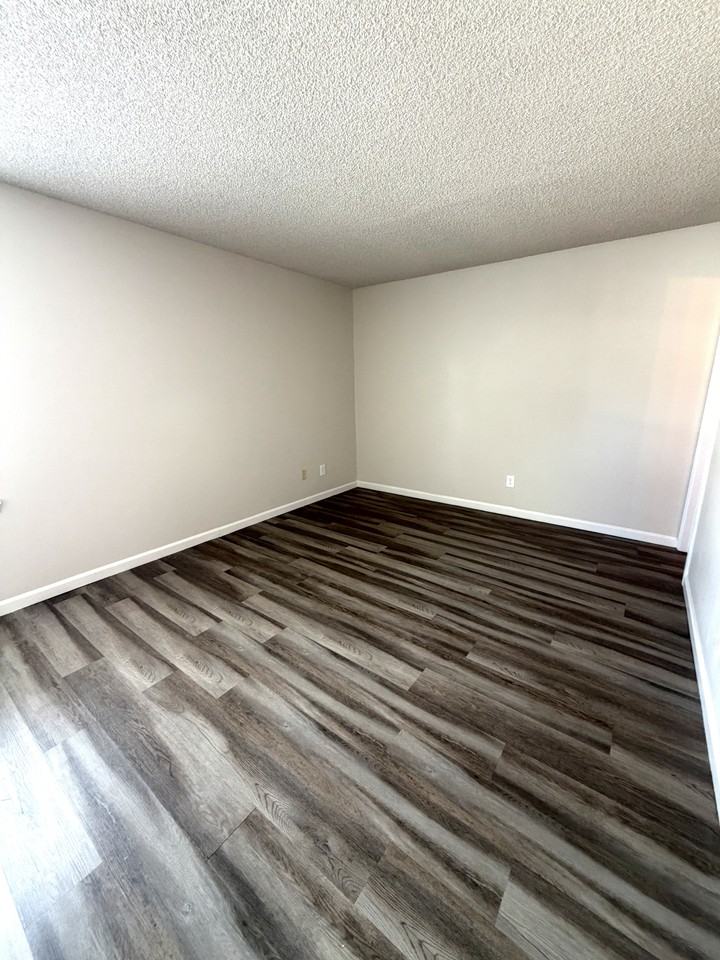 1543 Main St #1 - Photo 3 of 17